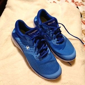 Athletic shoes